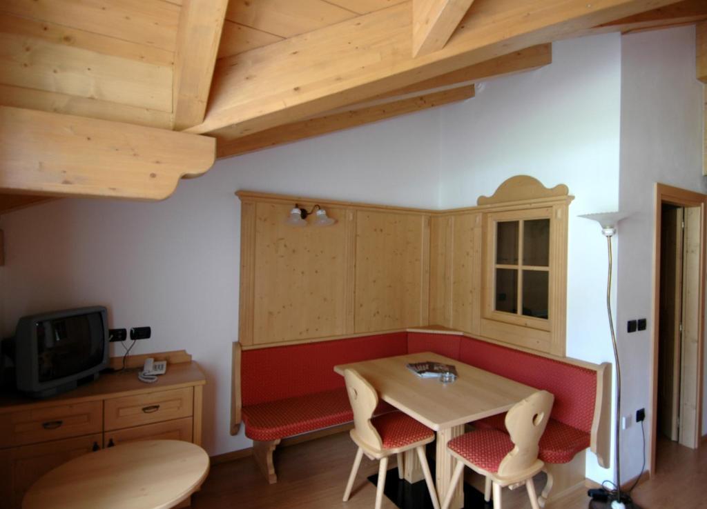Residence Pez Gajard San Martino Di Castrozza Oda fotoğraf
